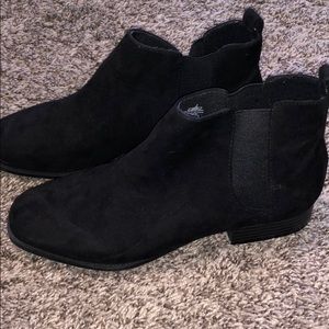 Old navy suede bootie
